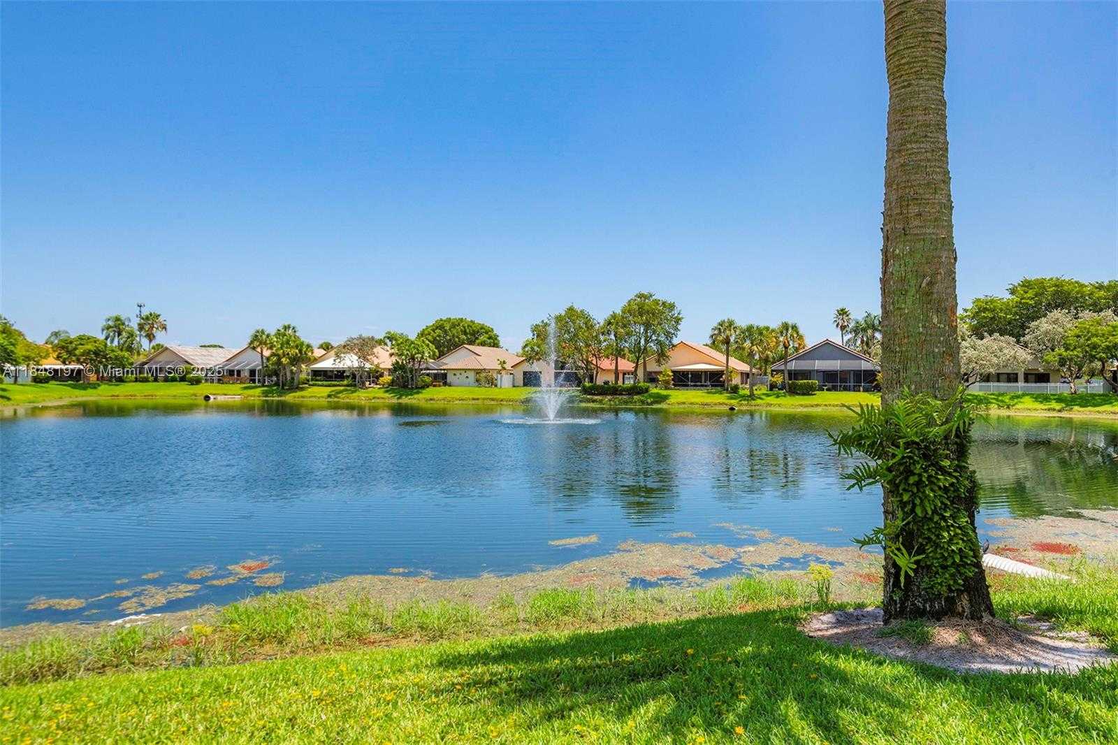 Small Image of 146 EXECUTIVE CIR, Boynton Beach Number 31