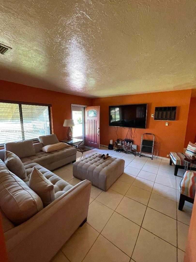 Small Image of 412 EAST EVANSTON CIR, Fort Lauderdale Number 7