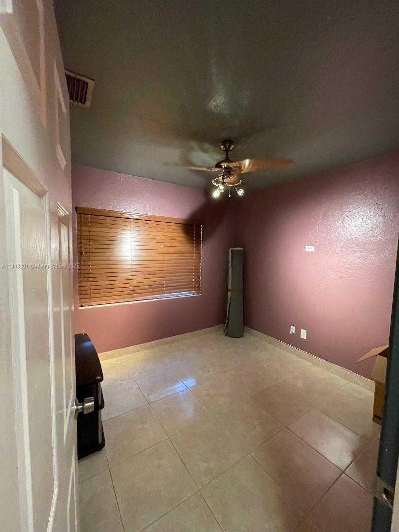 Small Image of 412 EAST EVANSTON CIR, Fort Lauderdale Number 9