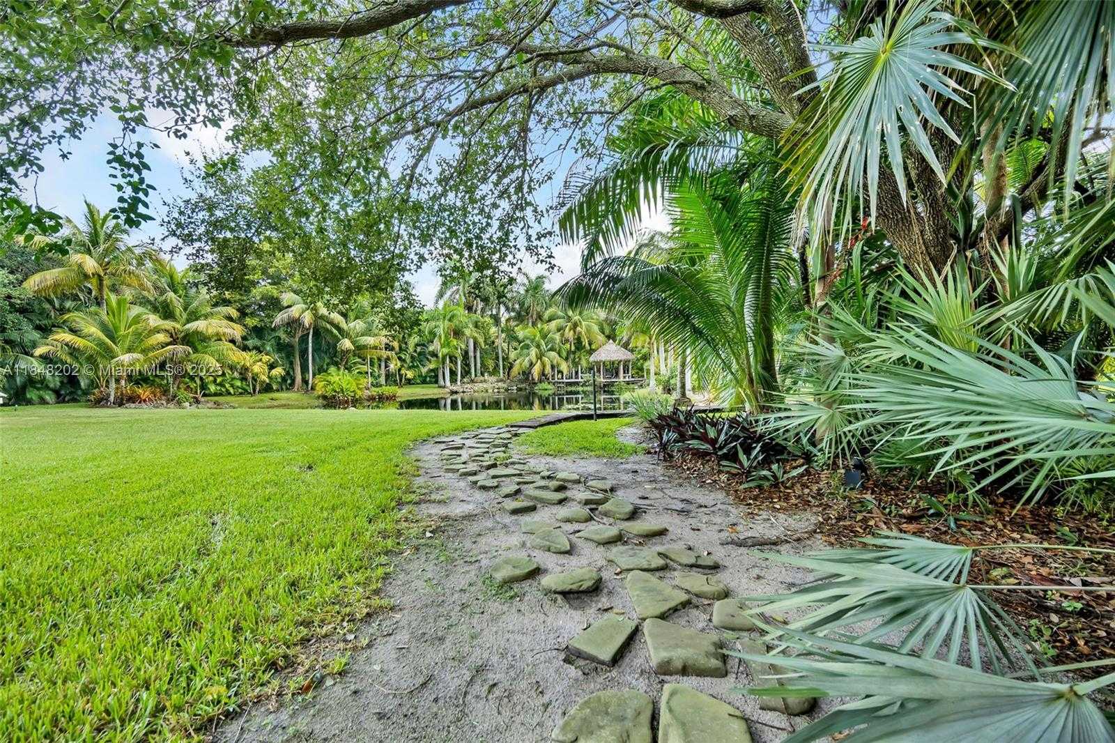 Small Image of 14211 SUNSET LN, Southwest Ranches Number 16