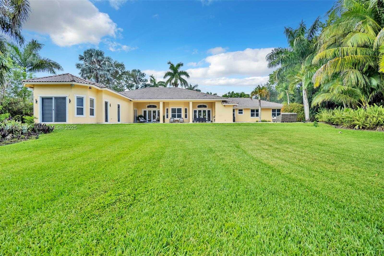 Small Image of 14211 SUNSET LN, Southwest Ranches Number 21
