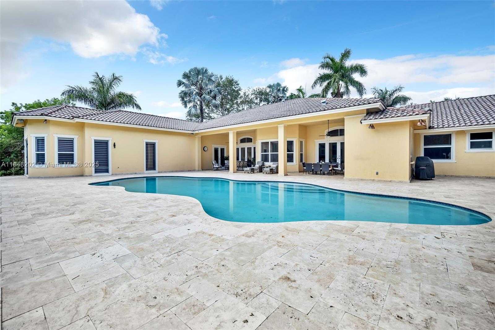 Small Image of 14211 SUNSET LN, Southwest Ranches Number 23