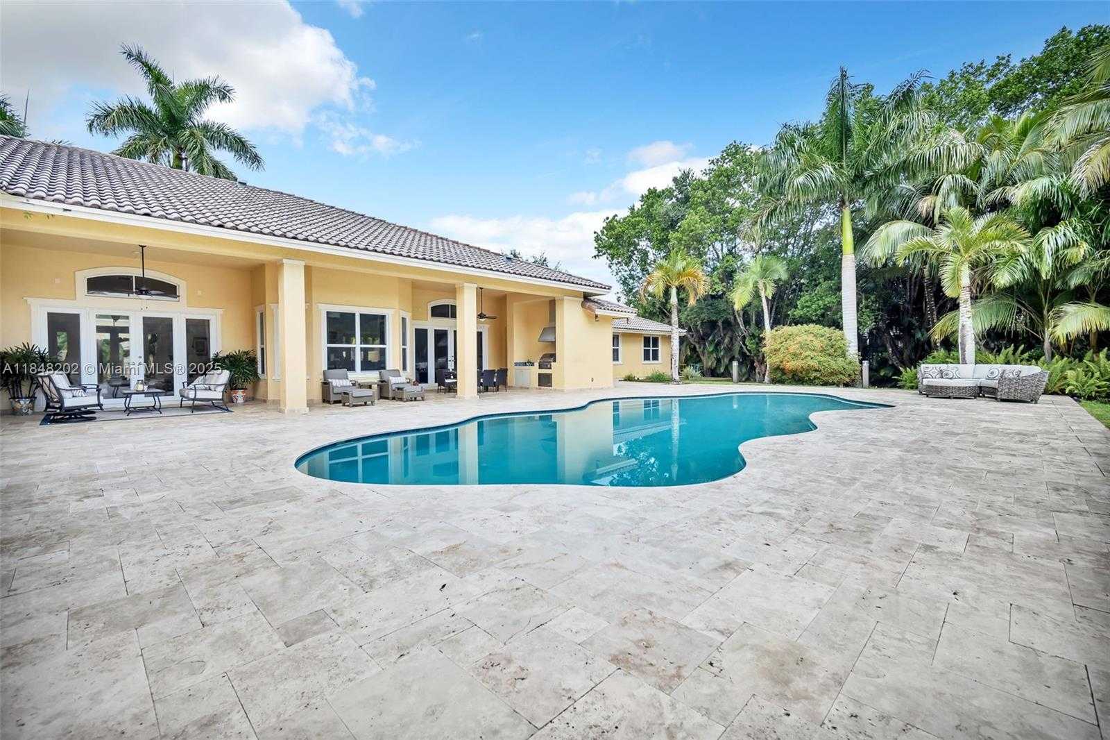 Small Image of 14211 SUNSET LN, Southwest Ranches Number 24