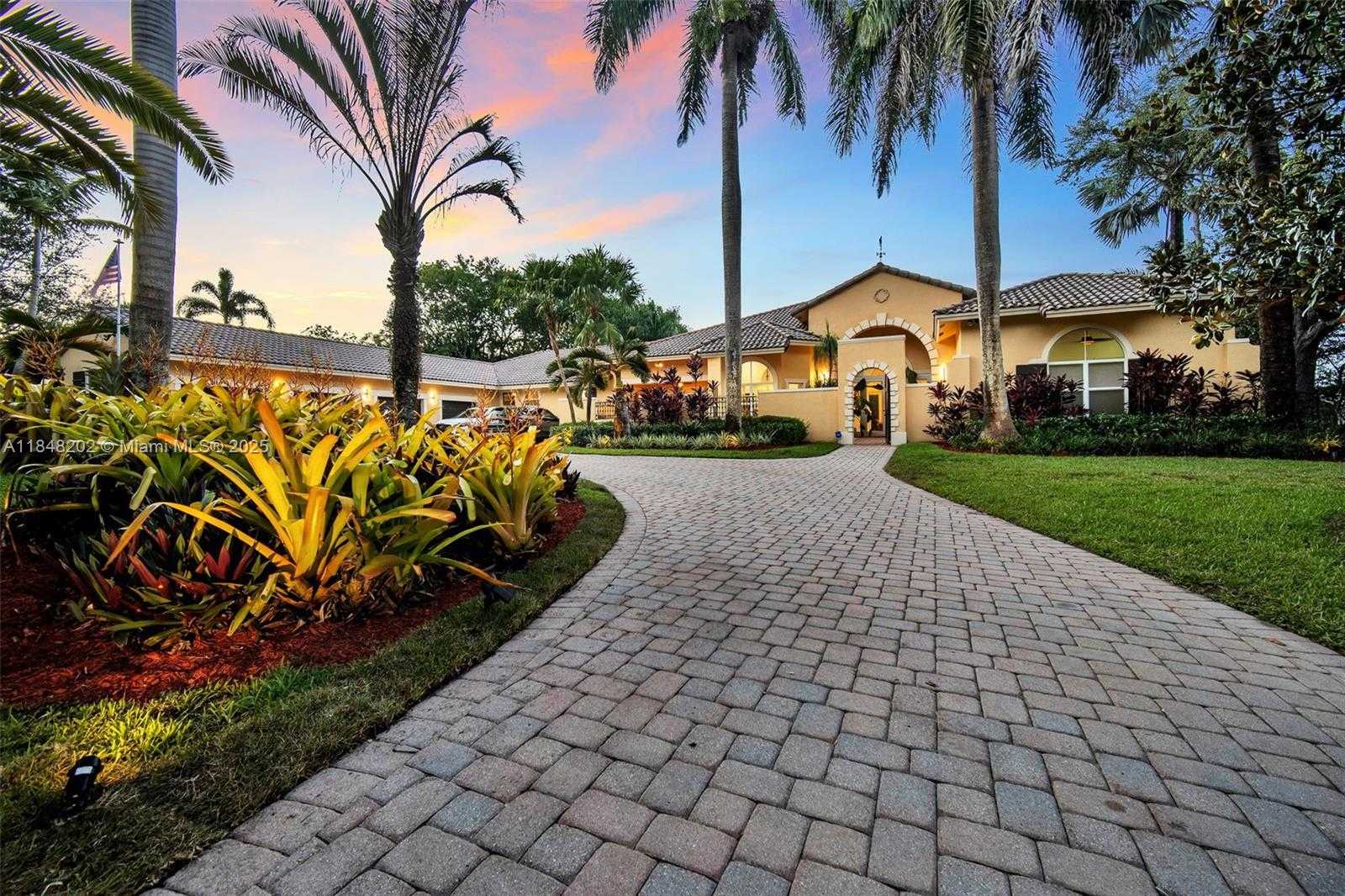 Small Image of 14211 SUNSET LN, Southwest Ranches Number 3