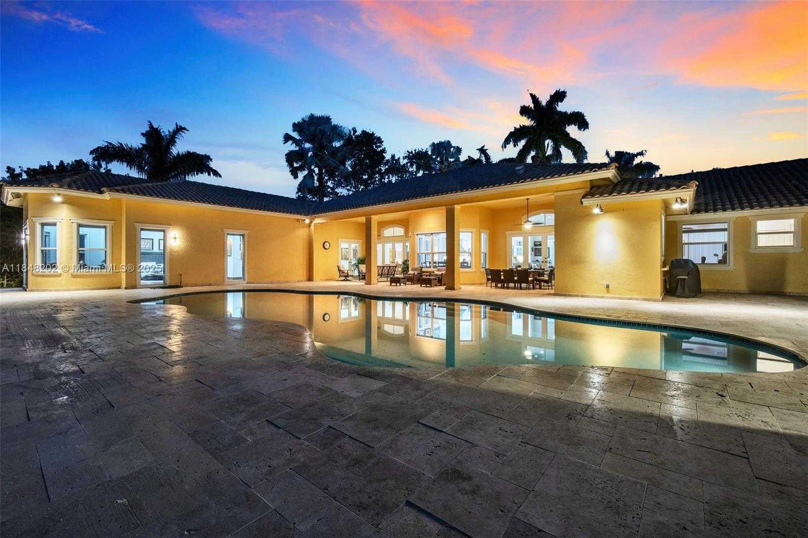Small Image of 14211 SUNSET LN, Southwest Ranches Number 4