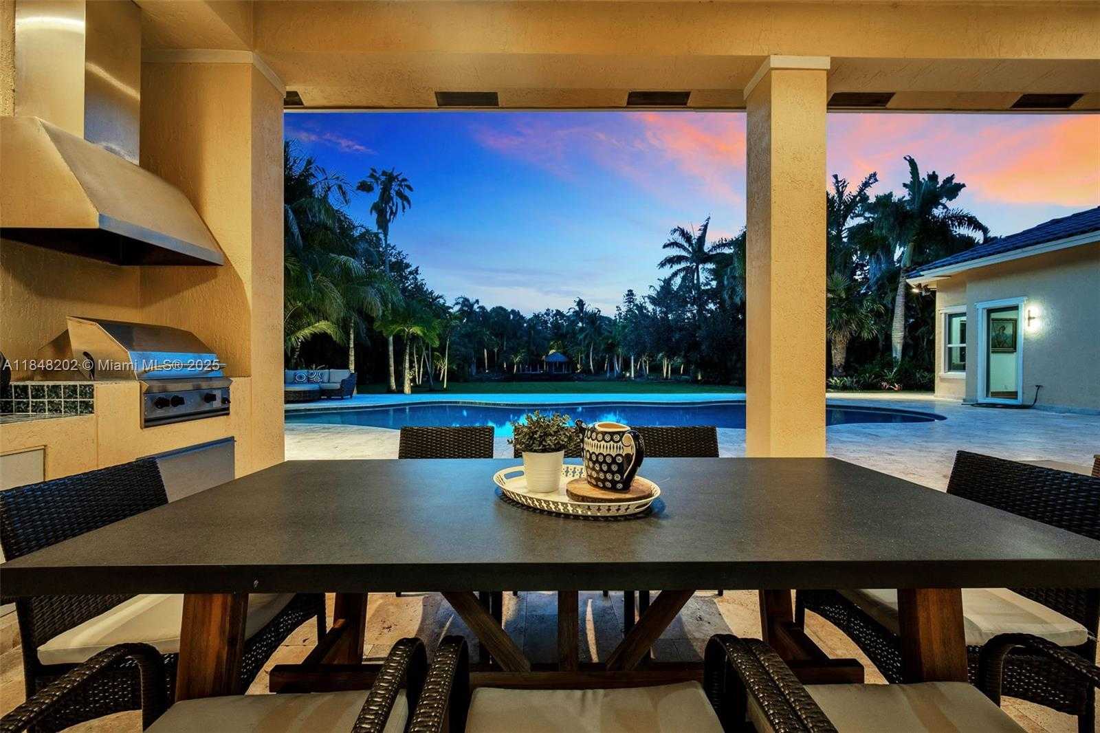 Small Image of 14211 SUNSET LN, Southwest Ranches Number 73