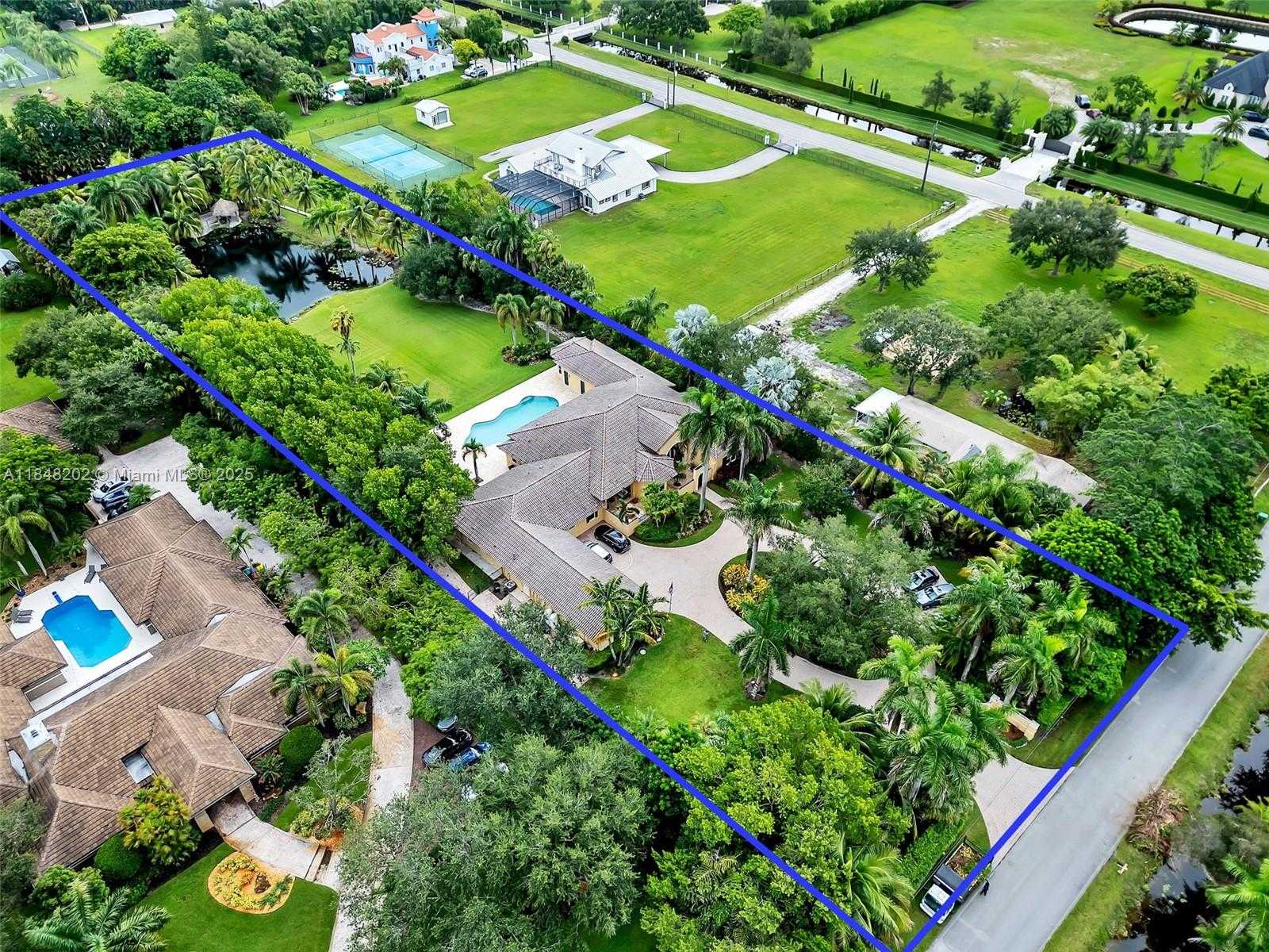 Small Image of 14211 SUNSET LN, Southwest Ranches Number 77