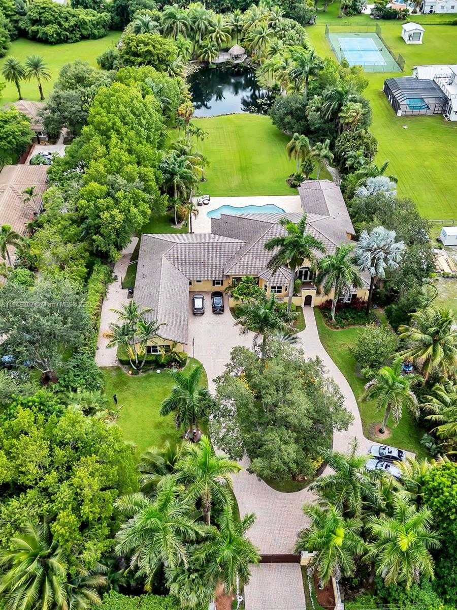 Small Image of 14211 SUNSET LN, Southwest Ranches Number 8