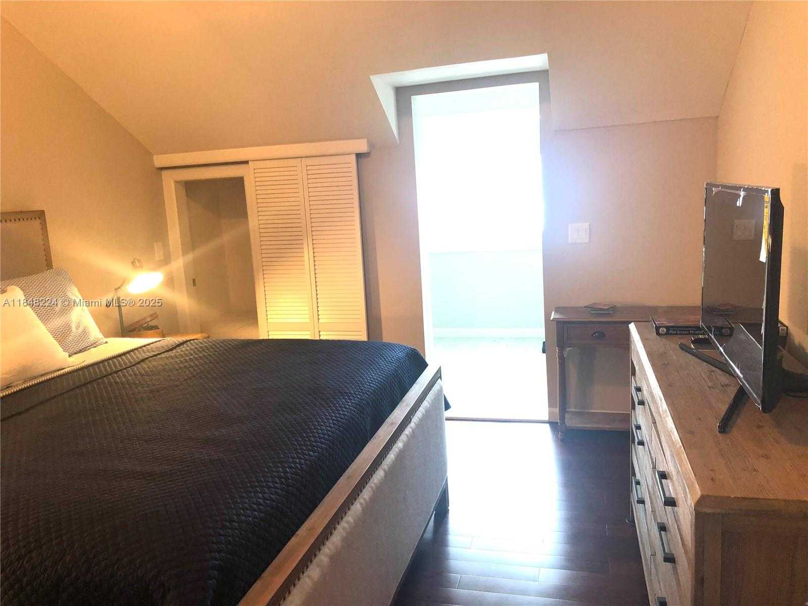 Small Image of 1524 ARGYLE DR, Fort Lauderdale Number 12