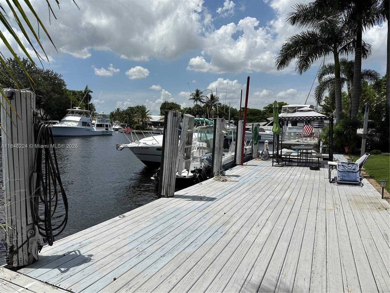 Small Image of 1524 ARGYLE DR, Fort Lauderdale Number 6