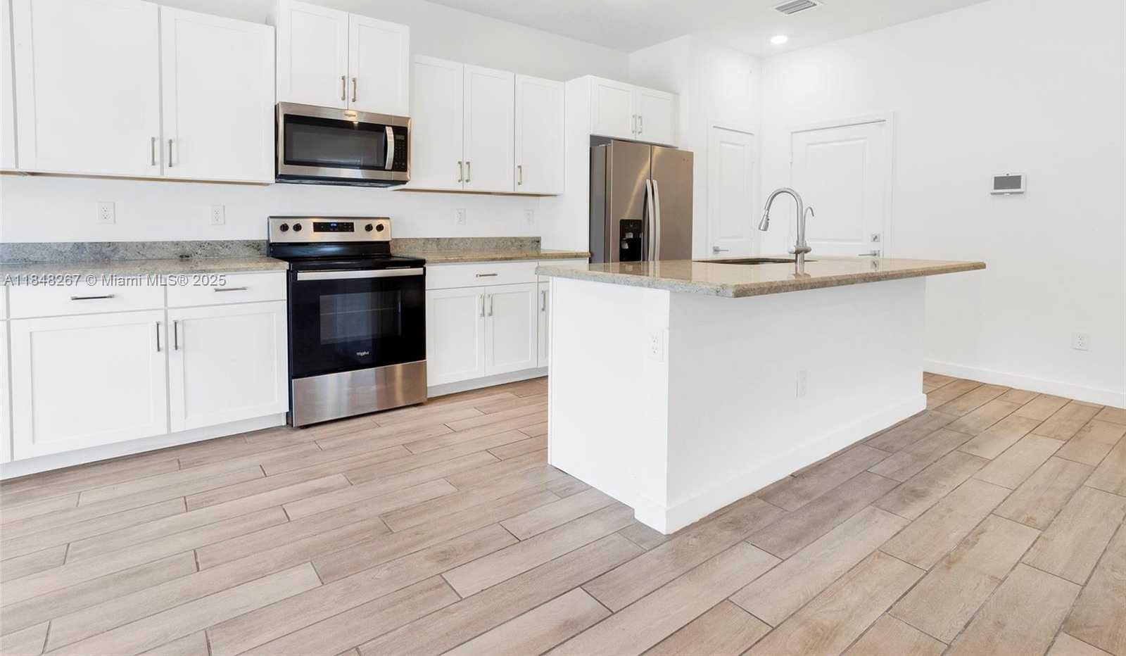 Small Image of 846 SOUTH EAST 19TH ST, Homestead Number 14