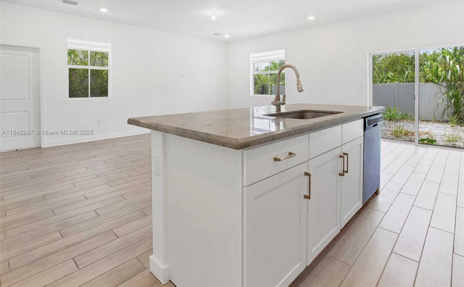 Small Image of 846 SOUTH EAST 19TH ST, Homestead Number 15