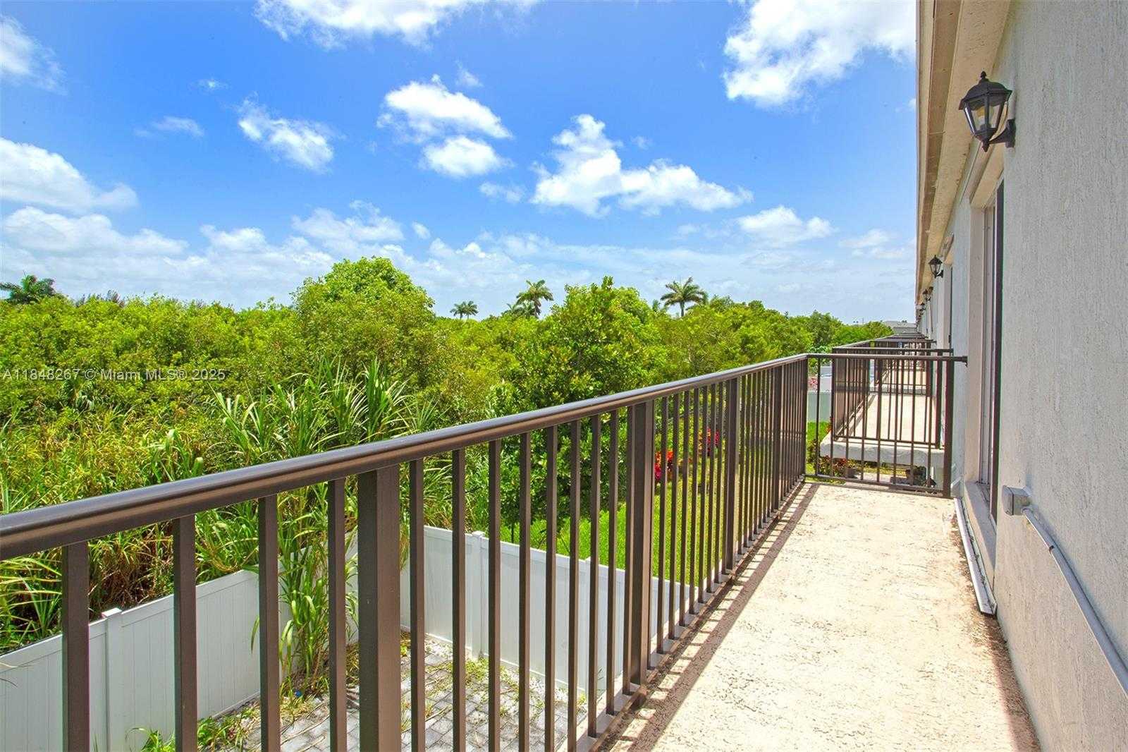 Small Image of 846 SOUTH EAST 19TH ST, Homestead Number 29