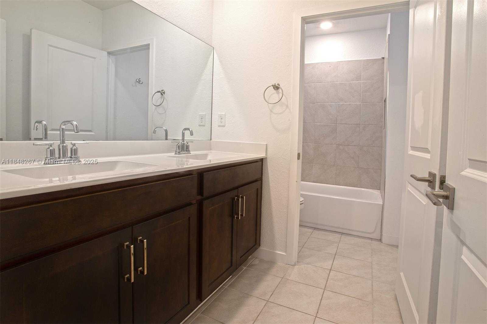Small Image of 846 SOUTH EAST 19TH ST, Homestead Number 36