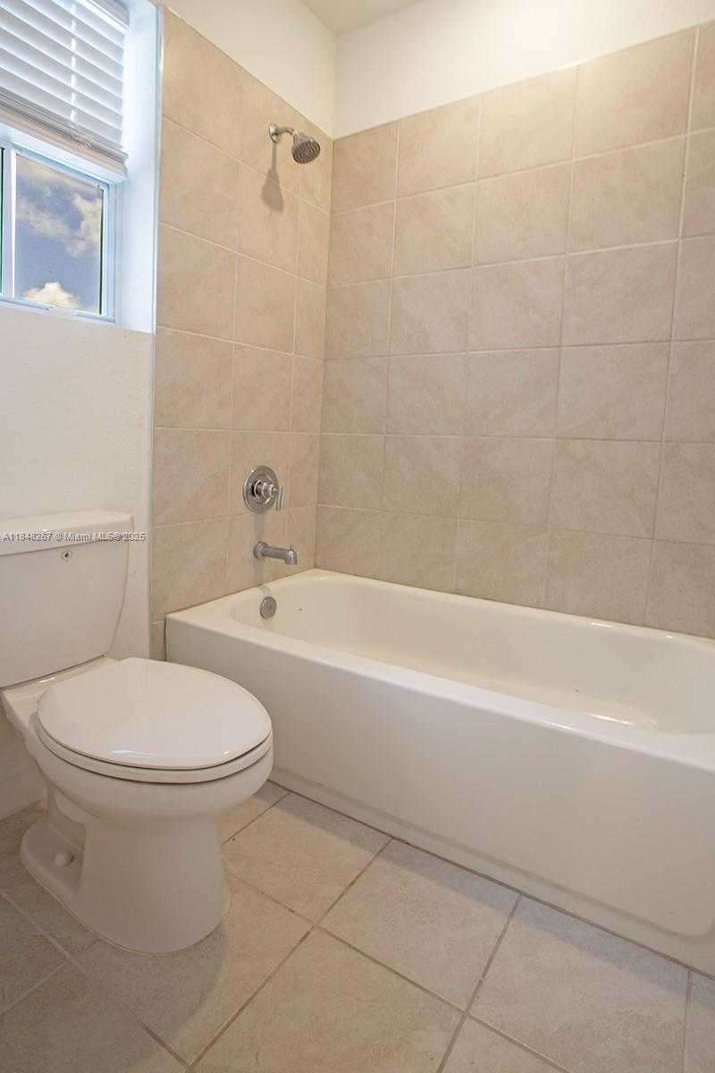 Small Image of 846 SOUTH EAST 19TH ST, Homestead Number 37