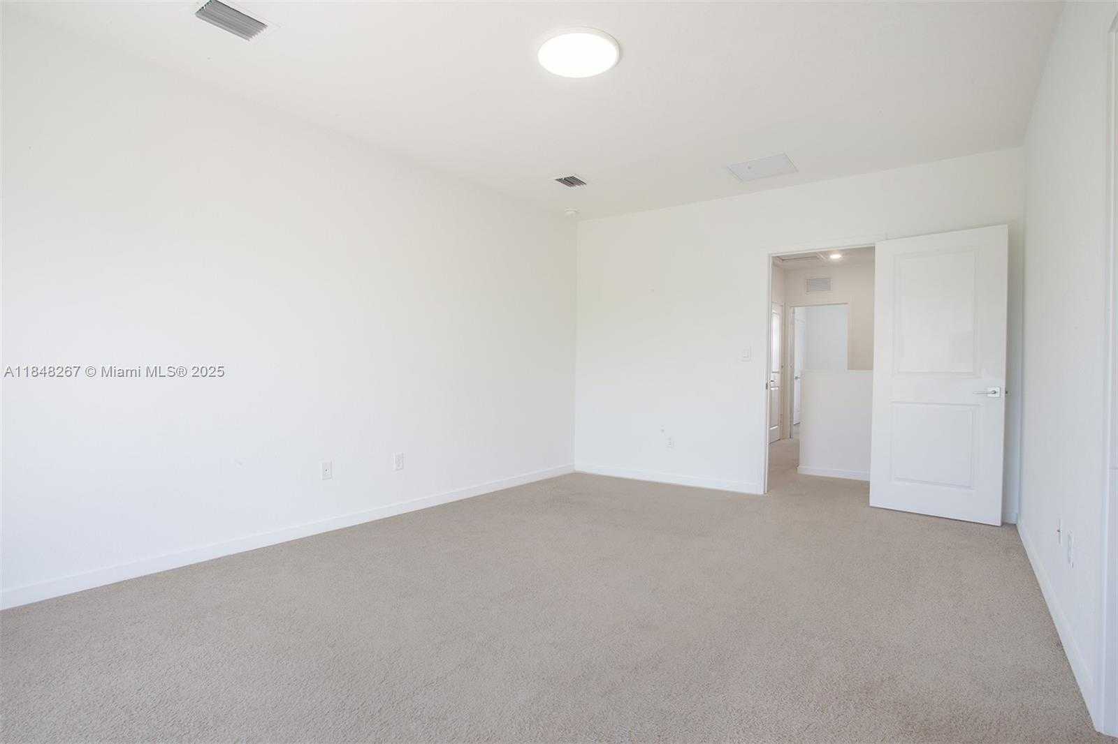 Small Image of 846 SOUTH EAST 19TH ST, Homestead Number 43
