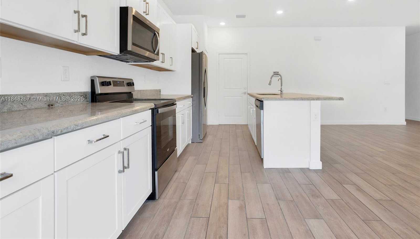Small Image of 846 SOUTH EAST 19TH ST, Homestead Number 54