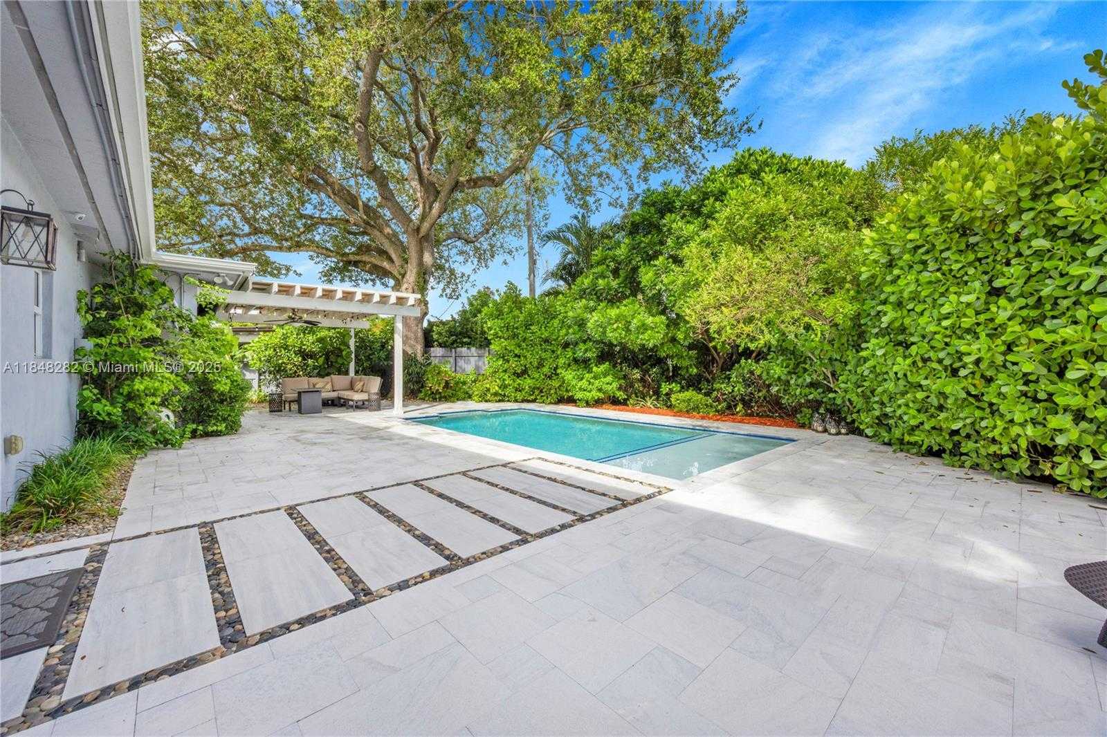 Small Image of 6020 SOUTH WEST 46TH ST, Miami Number 3