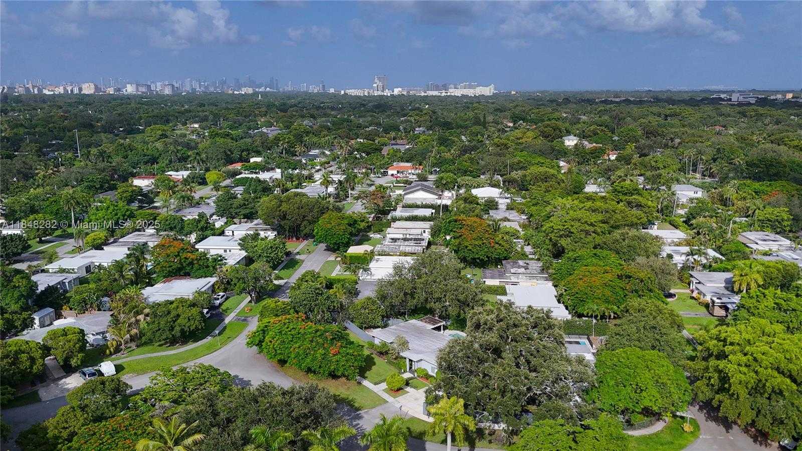 Small Image of 6020 SOUTH WEST 46TH ST, Miami Number 31