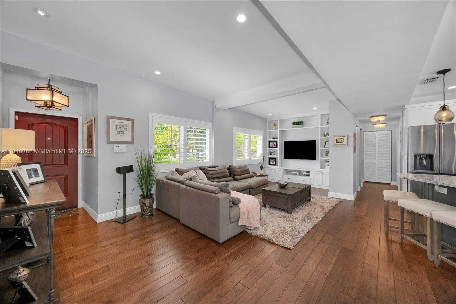 Small Image of 6020 SOUTH WEST 46TH ST, Miami Number 5