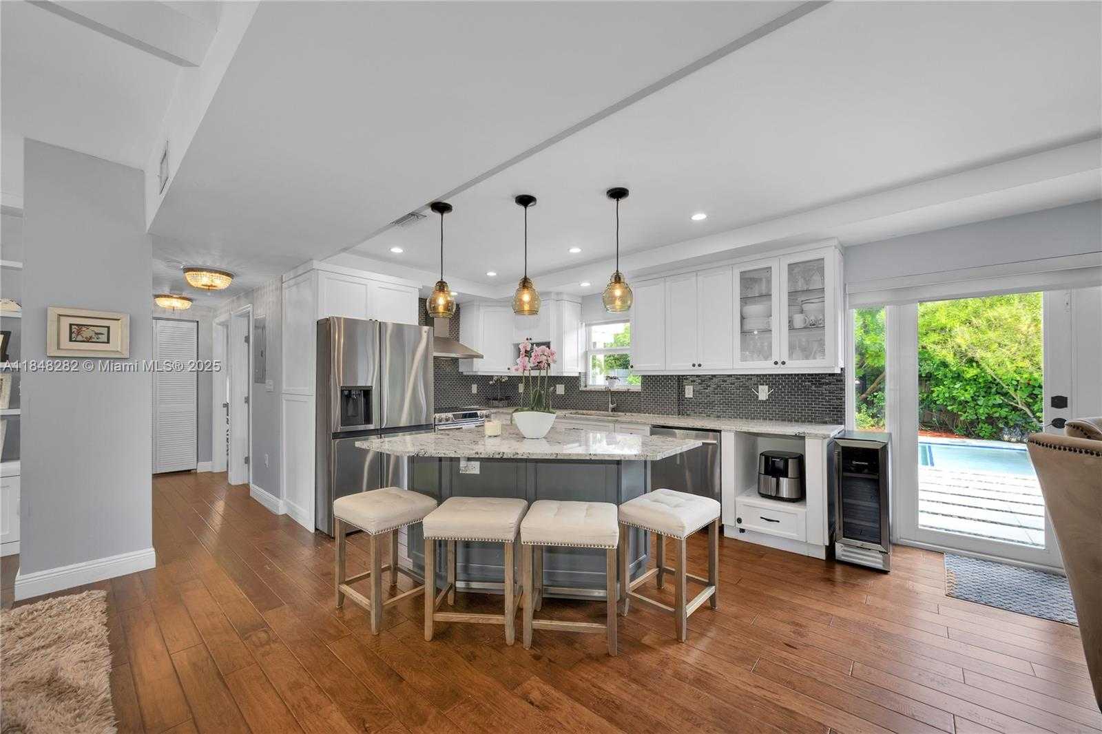 Small Image of 6020 SOUTH WEST 46TH ST, Miami Number 8