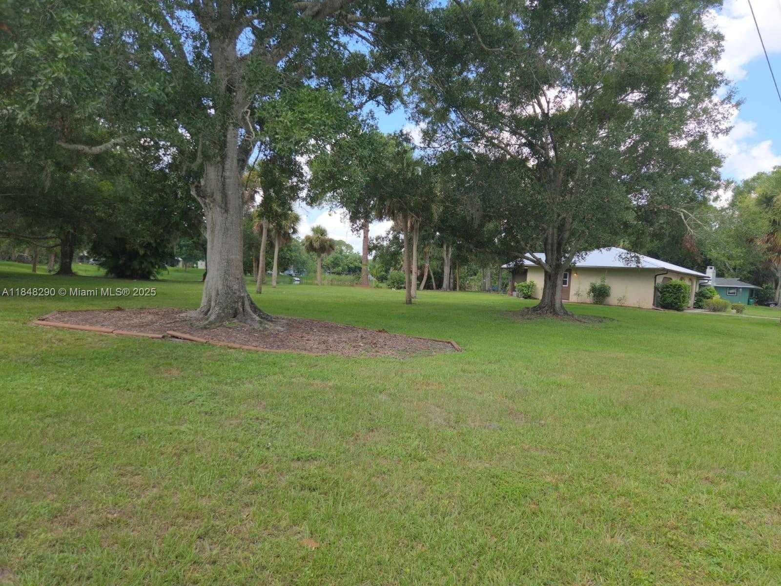 Small Image of 8103 SANTA CLARA BLVD, Fort Pierce Number 31