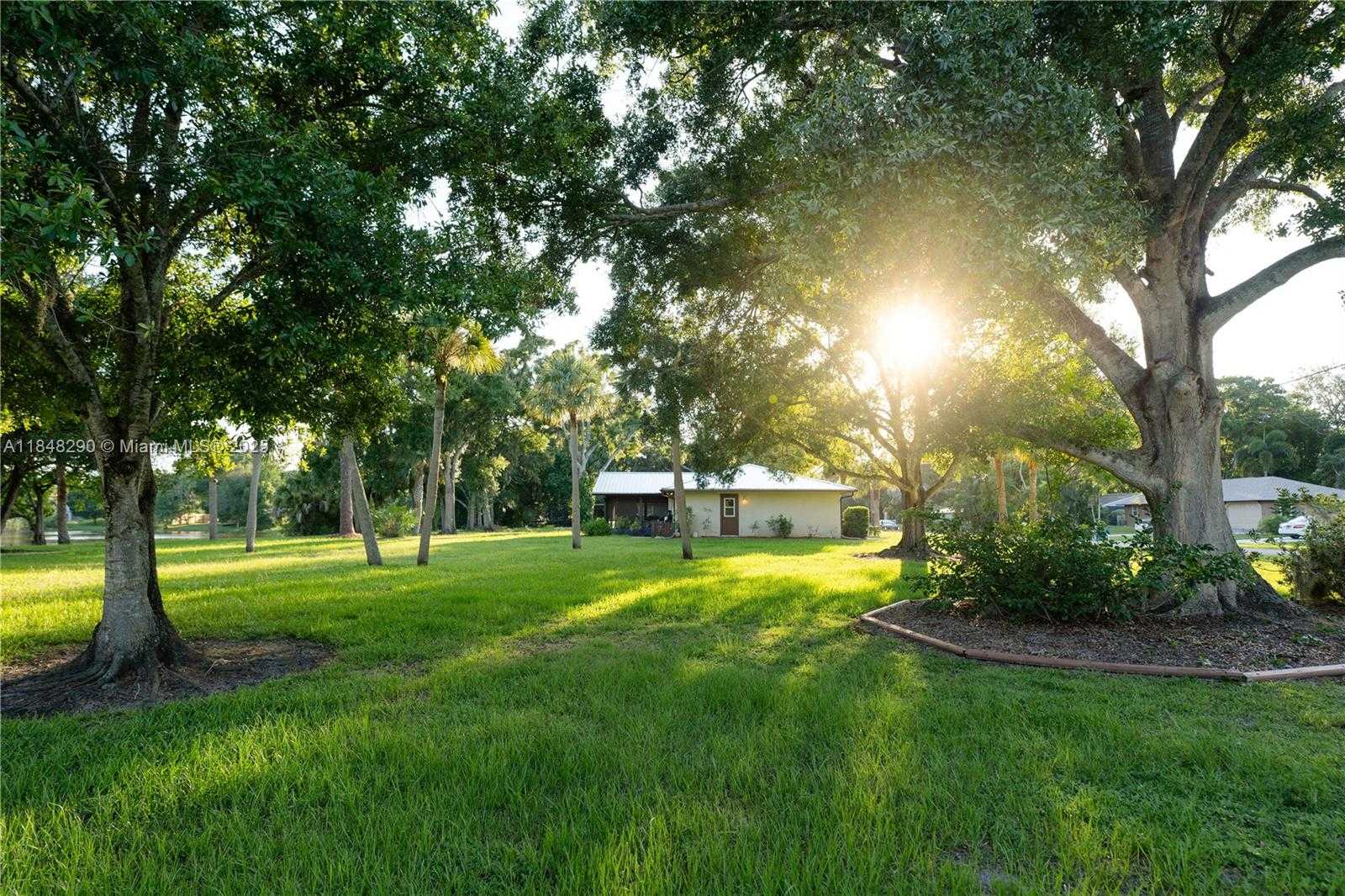 Small Image of 8103 SANTA CLARA BLVD, Fort Pierce Number 6