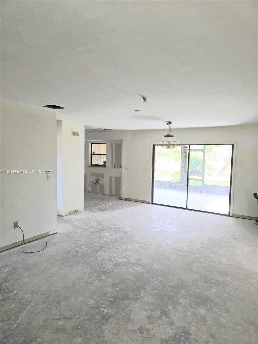 Small Image of 8103 SANTA CLARA BLVD, Fort Pierce Number 9