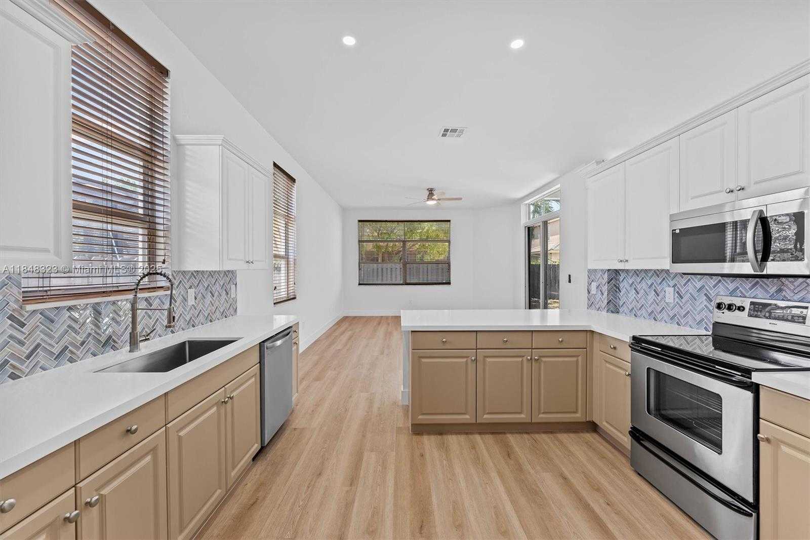 Small Image of 5060 SOUTH WEST 163RD AVE, Miramar Number 11