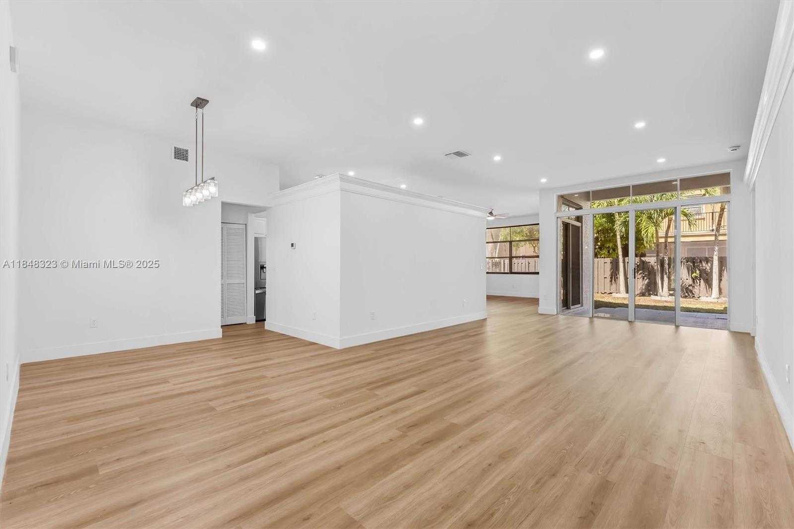 Small Image of 5060 SOUTH WEST 163RD AVE, Miramar Number 4