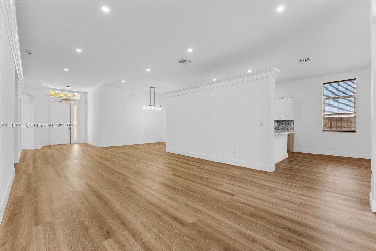 Small Image of 5060 SOUTH WEST 163RD AVE, Miramar Number 5