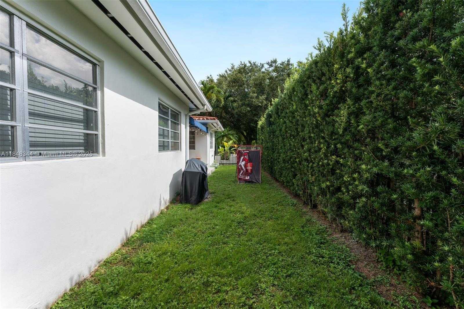Small Image of 1236 MILAN AVE, Coral Gables Number 28