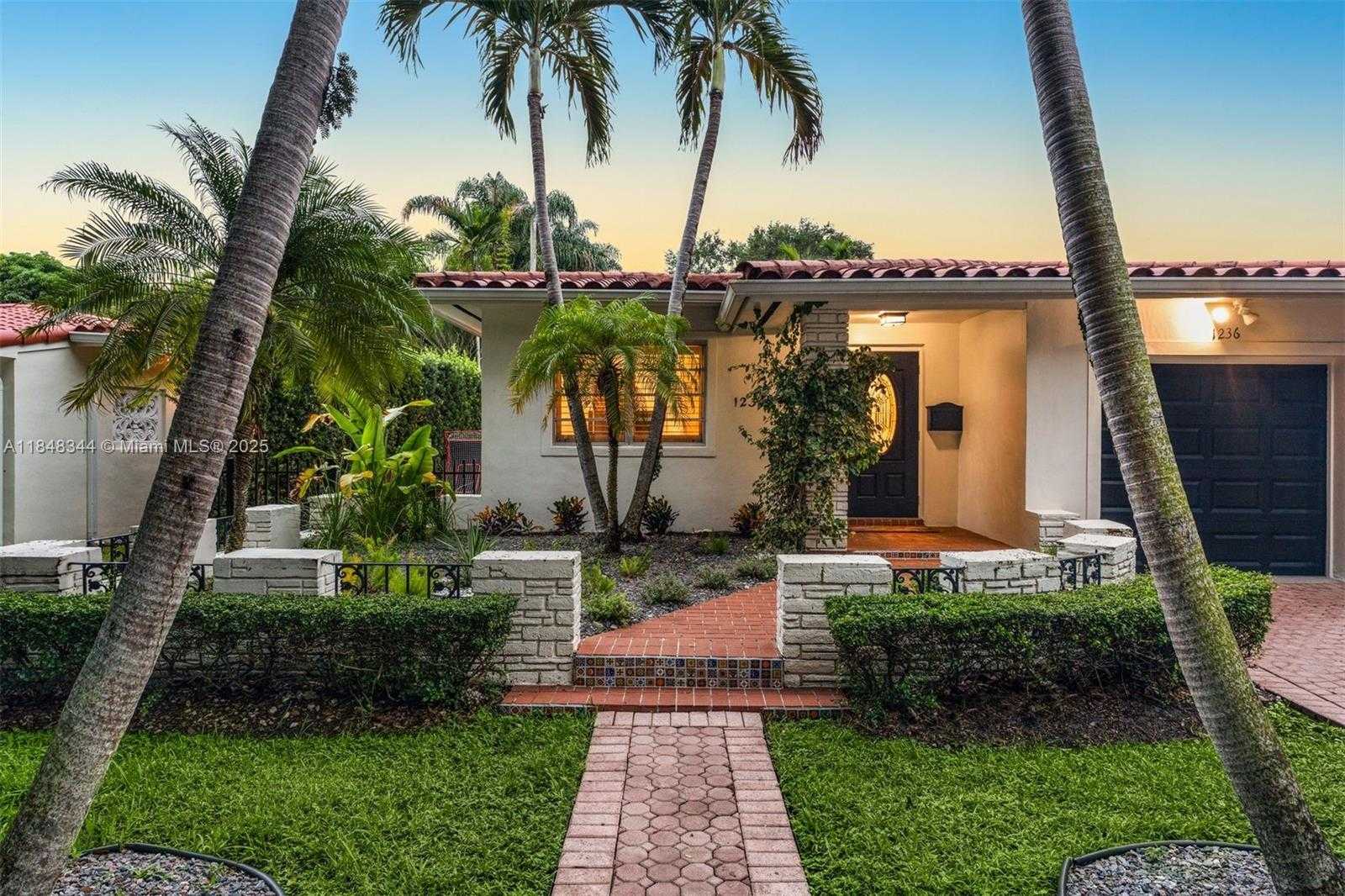 Small Image of 1236 MILAN AVE, Coral Gables Number 34