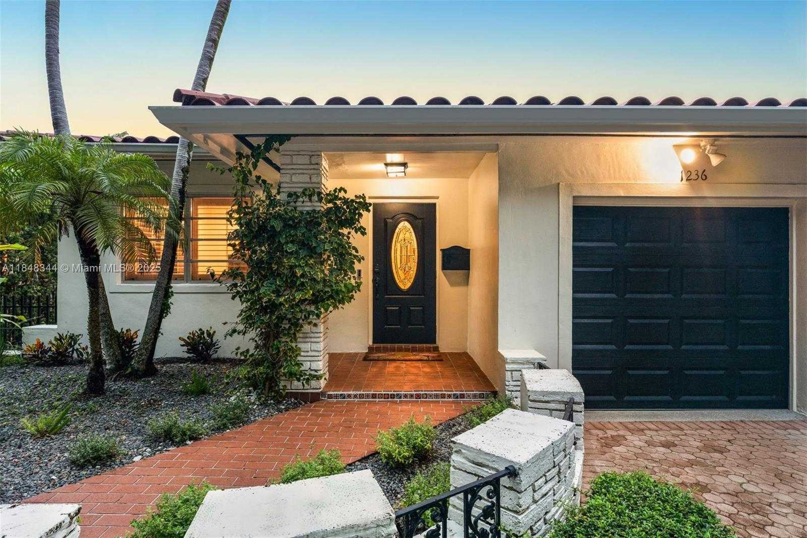 Small Image of 1236 MILAN AVE, Coral Gables Number 37