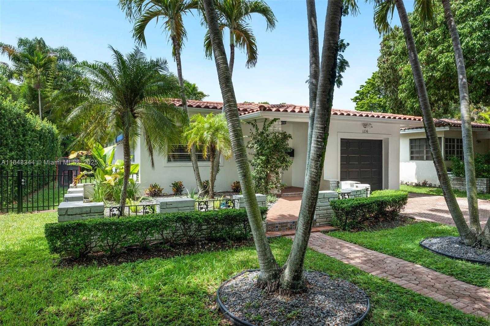 Small Image of 1236 MILAN AVE, Coral Gables Number 39