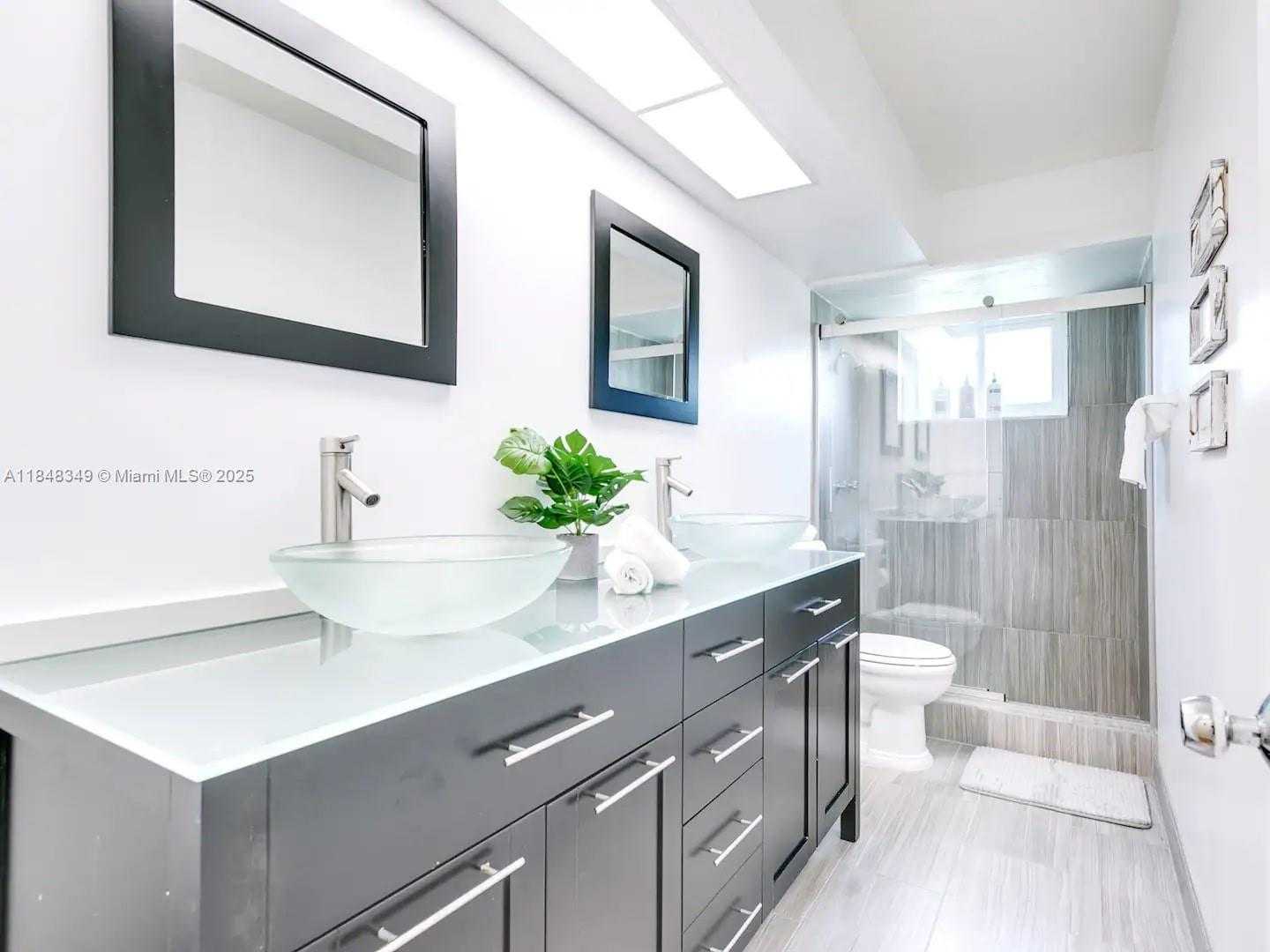 Small Image of 4800 POLK ST, Hollywood Number 20