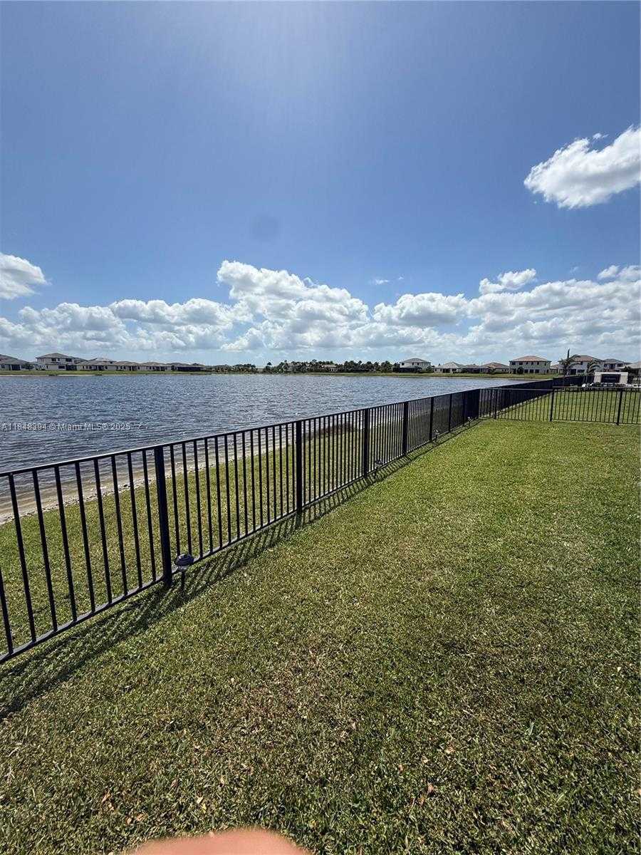 Small Image of Ave Maria Number 5