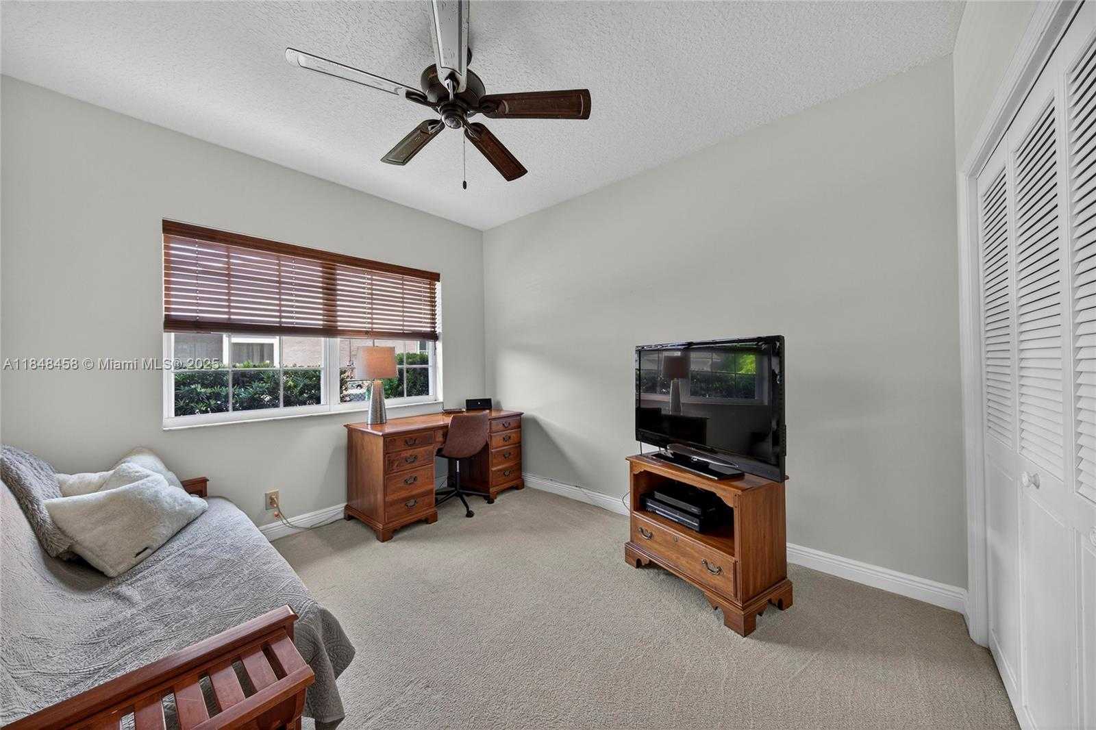 Small Image of 11880 NORTH WEST 24TH ST, Plantation Number 33