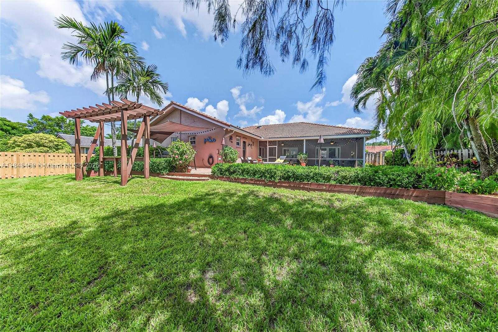 Small Image of 11880 NORTH WEST 24TH ST, Plantation Number 53