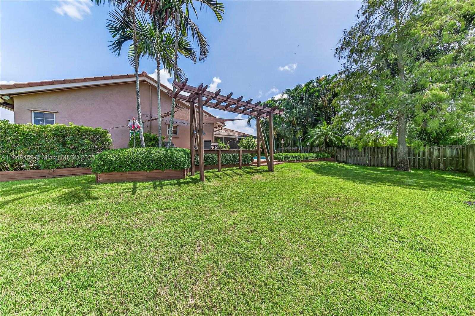 Small Image of 11880 NORTH WEST 24TH ST, Plantation Number 54