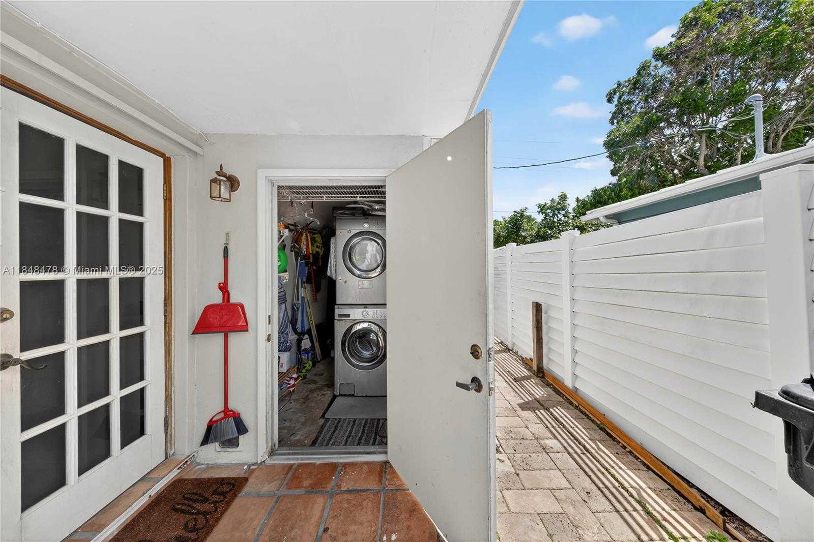 Small Image of 1013 ORANGE ISLE, Fort Lauderdale Number 39