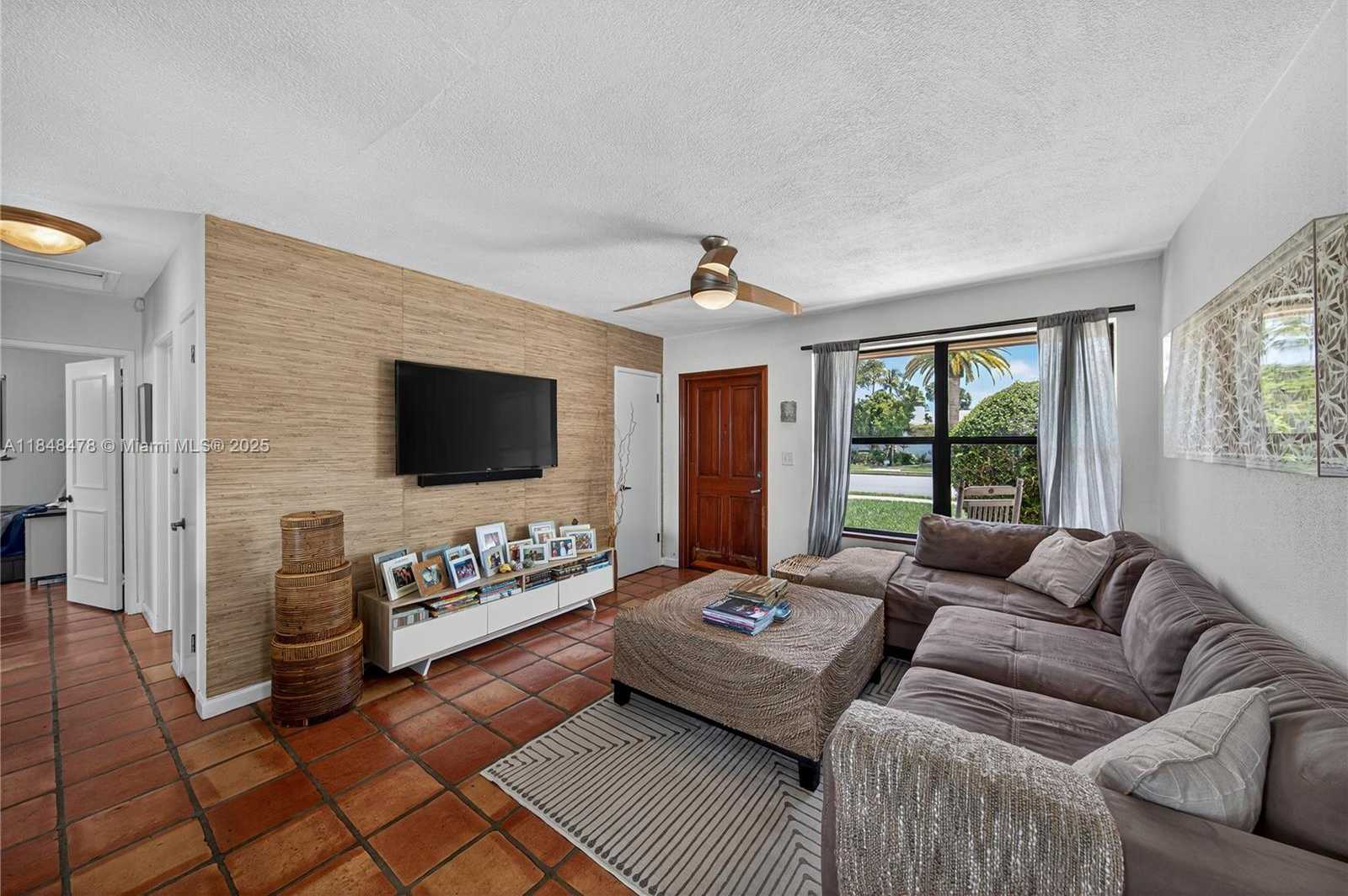 Small Image of 1013 ORANGE ISLE, Fort Lauderdale Number 5