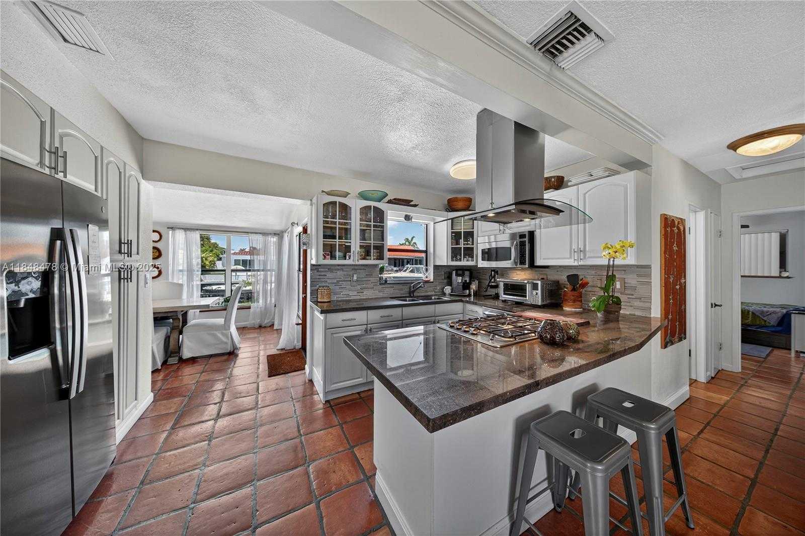 Small Image of 1013 ORANGE ISLE, Fort Lauderdale Number 8