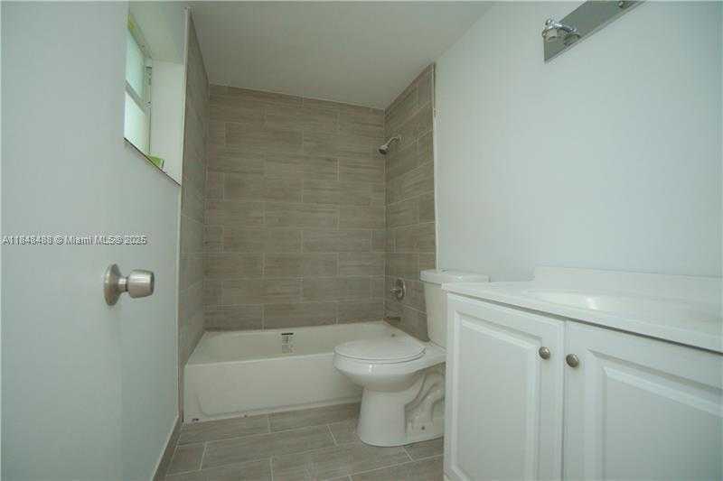 Small Image of 1419 NORTH 16TH CT, Hollywood Number 18