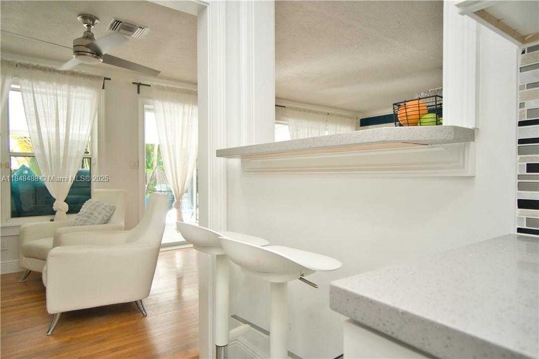 Small Image of 1419 NORTH 16TH CT, Hollywood Number 5