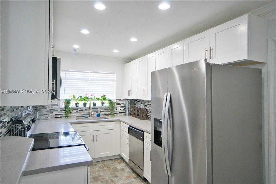 Small Image of 1419 NORTH 16TH CT, Hollywood Number 7