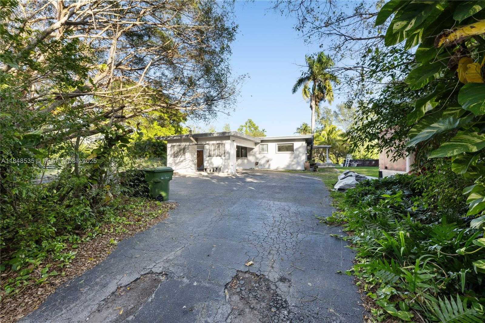 Small Image of 12599 NORTH EAST 2ND AVE, North Miami Number 15