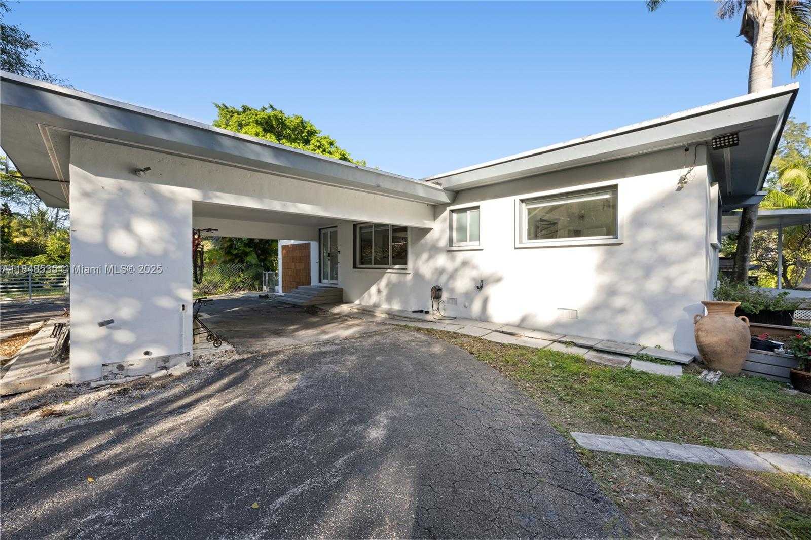 Small Image of 12599 NORTH EAST 2ND AVE, North Miami Number 18