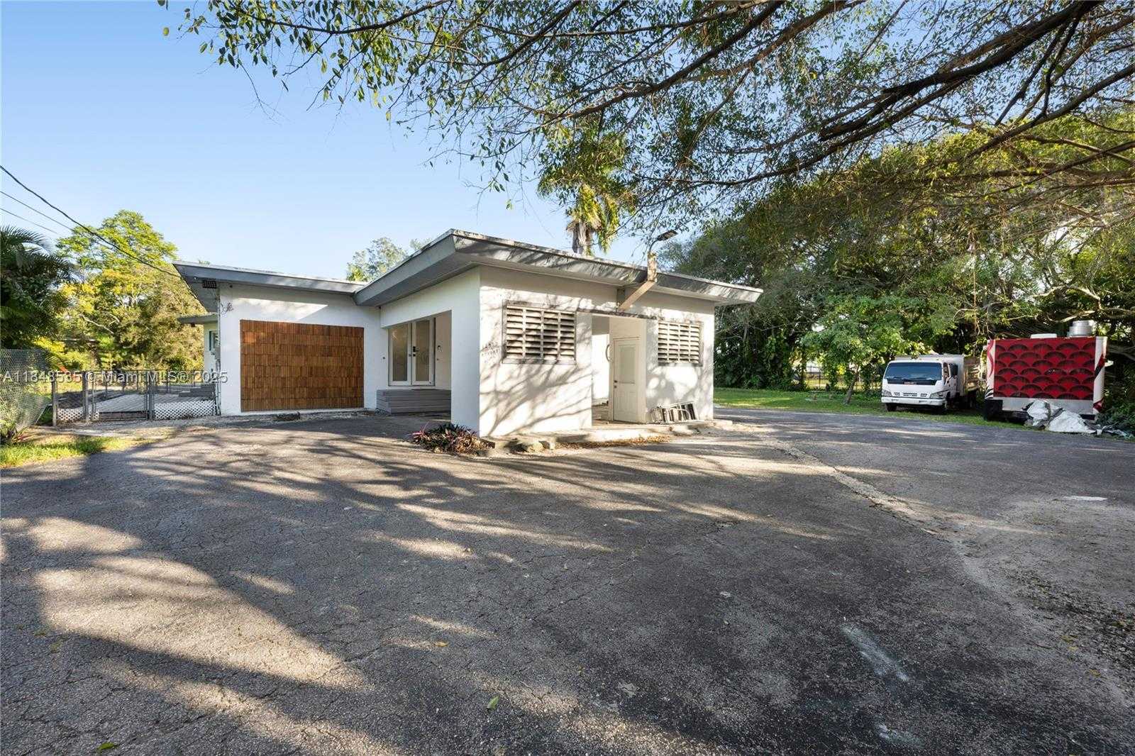 Small Image of 12599 NORTH EAST 2ND AVE, North Miami Number 20