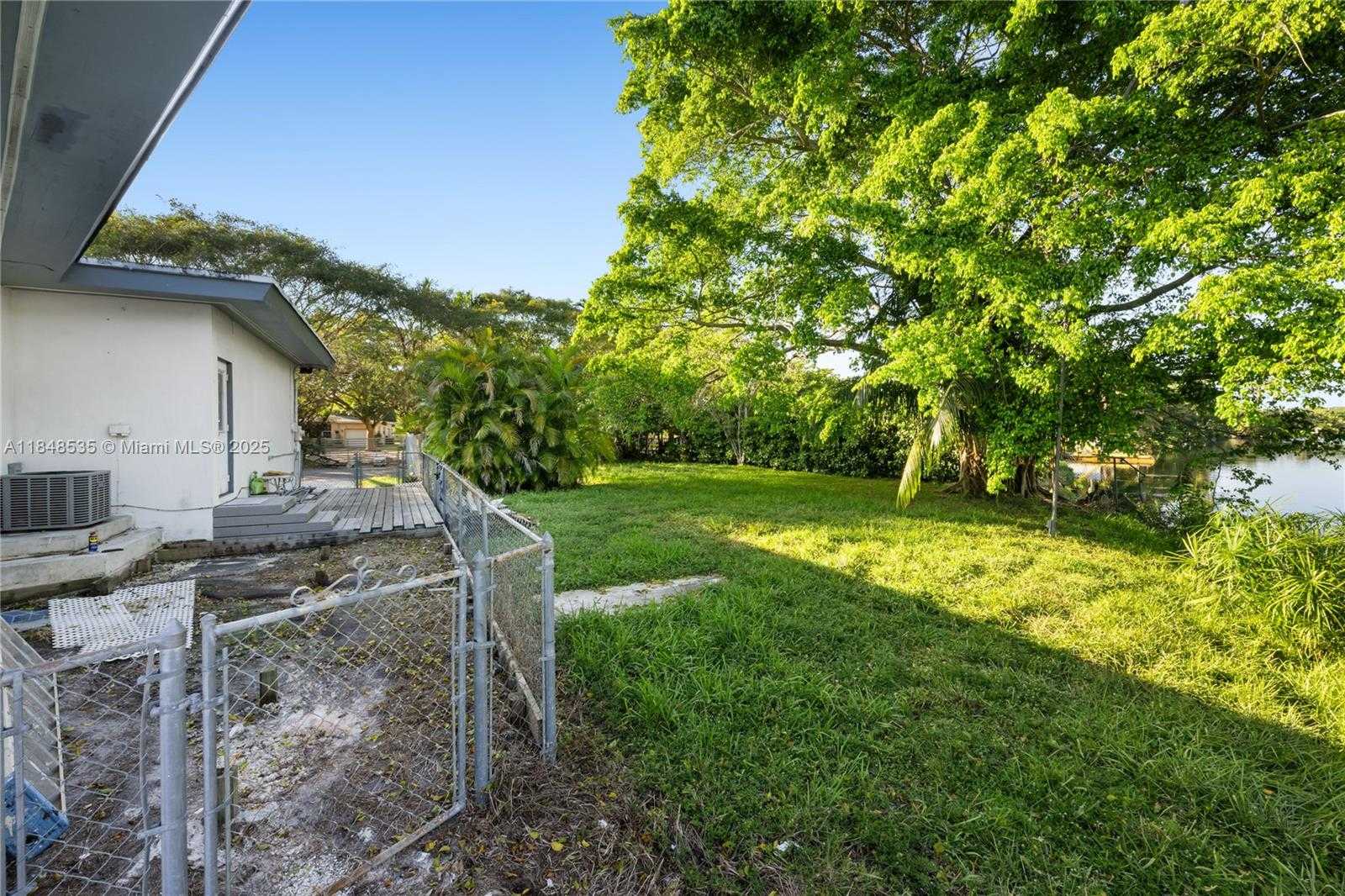 Small Image of 12599 NORTH EAST 2ND AVE, North Miami Number 41